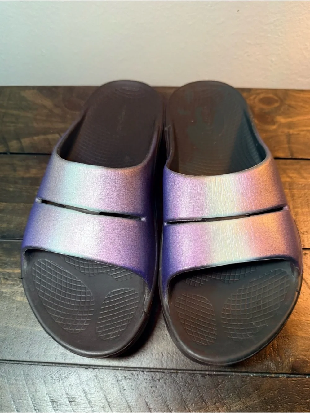OOFOS Womens Slide Sandals Purple & Black /white Size 9 - Picture 4 of 5